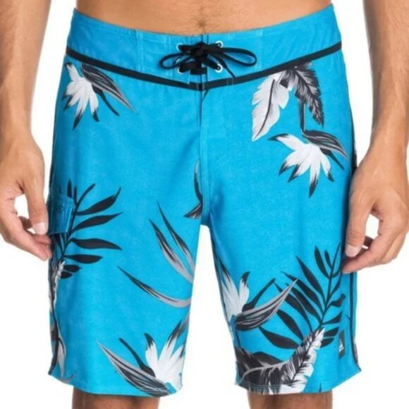 Quiksilver "Frames Jungle Juice" Board Shorts - Picture 1 of 3